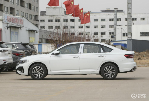 以上5位新款大众朗逸车主对车辆悬架、隔音效果、车内异味等方面表示_易车