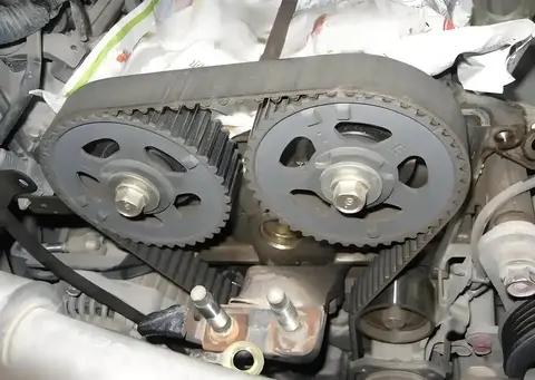 汽车开到8万公里，这几个配件必须换，老司机都这么说