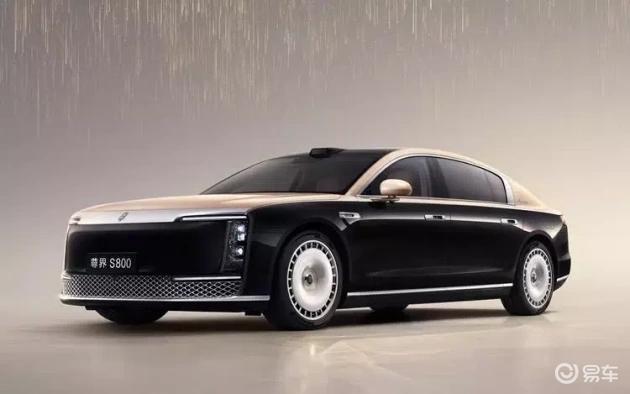 博主们对比尊界S800与小米YU7保险费用，发现两者相近