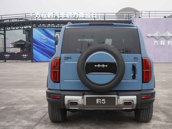 方程豹豹5独有自动泊车入位、遥控泊车和自动变道辅助功能在驾驶功能_易车