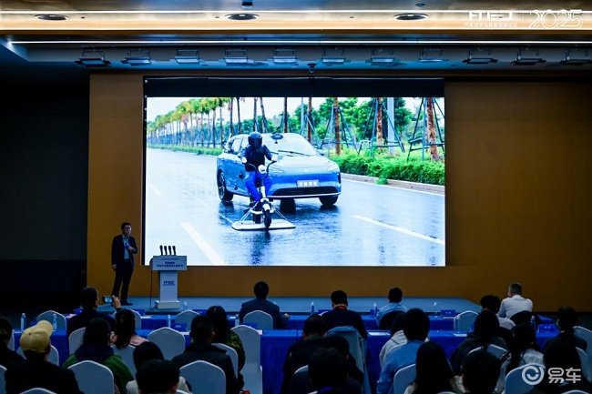 中汽研一测定音！满分通关背后，是鸿蒙智行全系的安全硬实力