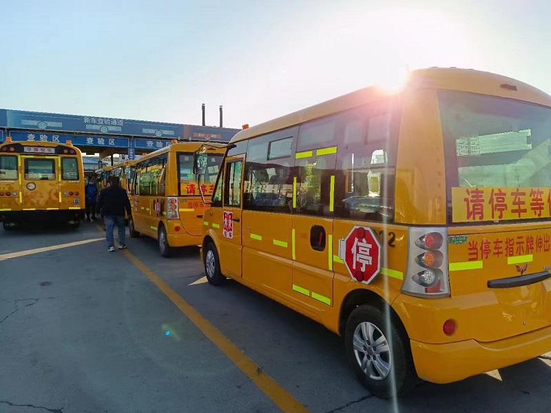 商务车租车服务的费用是如何计算的？是否有隐藏费用？_祥运租车公司