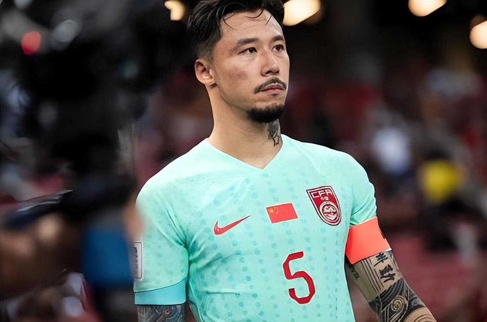 同样是89后王牌，为何王燊超和张琳芃能留在上港，吕文君却不行