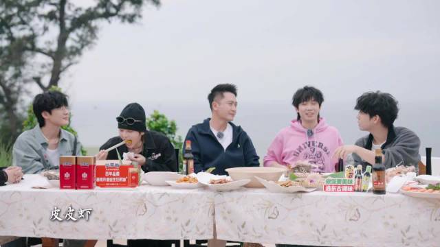 艺人互评太敢说,白举纲称胡夏像皮皮虾