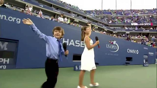 竟然！ “中国汉堡”Dustin 在2010年登上过美网公开赛的赛前表演