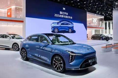 新一代智己LS6深度评测：增程与电车的融合，20万级大五座SUV！