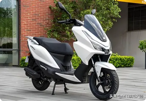 低价打开市场？标配ABS、TCS！150cc平踏售价5380元起，续航400km