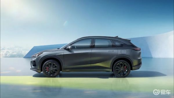 极狐 阿尔法T5新车白车身采用的高强度钢和铝合金材质占比高达81_易车