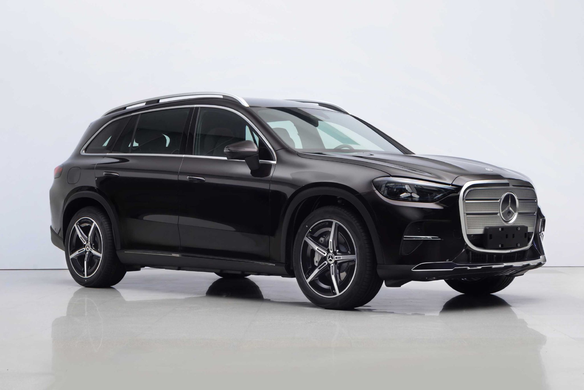 双电机+5座布局 国产纯电奔驰GLC L首度现身