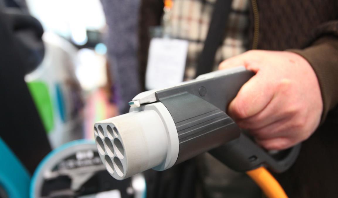 新能源汽车家用充电桩安装需要哪些准备工作及注意事项？