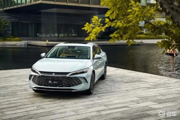 比亚迪秦系列& 埃安Y:15万级家轿性价比大比拼_易车