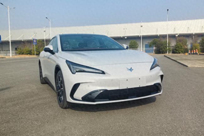 新款极狐阿尔法S5申报：新增增程版，外观细节调整