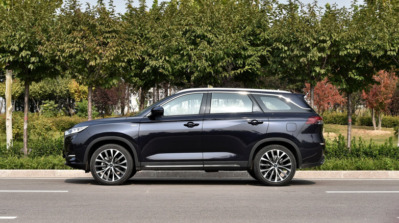 紧凑型SUV长安欧尚X7和博越PRO到底怎么选？