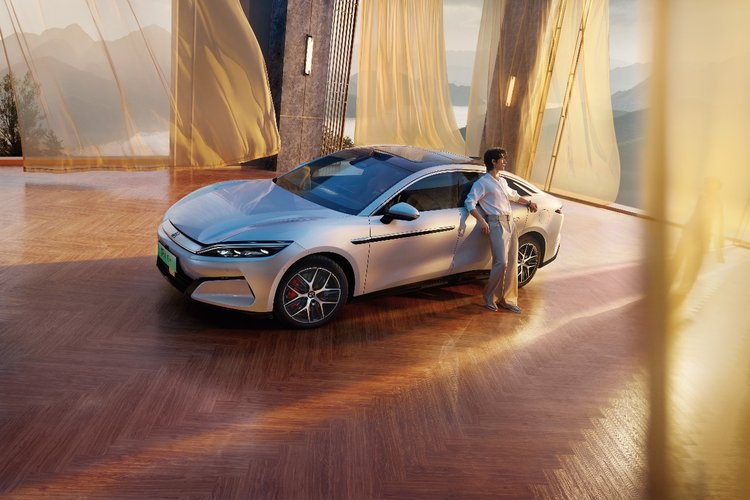 比亚迪汉L震撼上市，重塑20-30万级轿车新格局