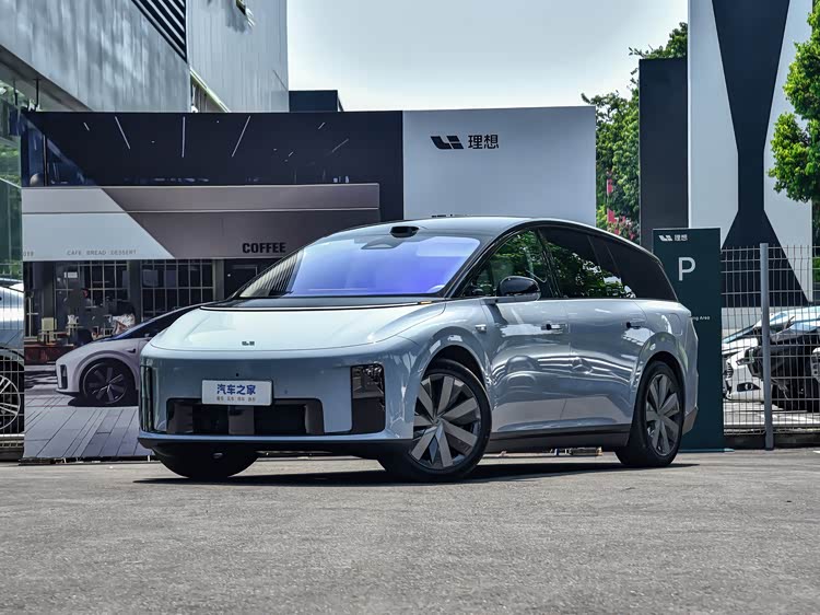 理想i8车窗防晒测试，车窗用料并未辜负乘龙卡车的期望