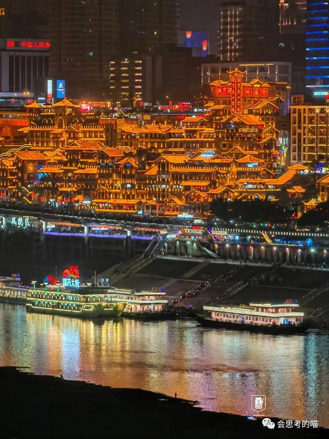 千与千寻里的世界，重庆洪崖洞拍照最出片机位分享