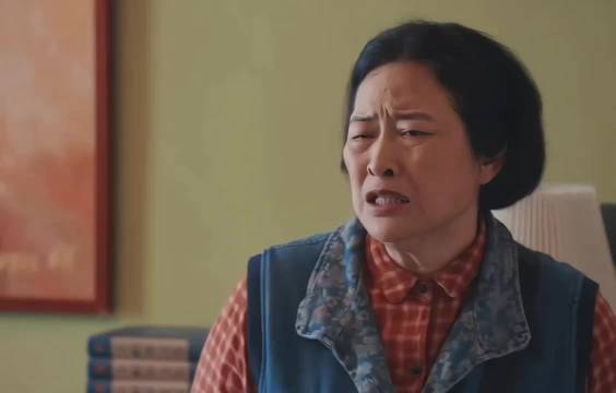 《四喜》女二蒋欣40秒发疯戏爆火，童瑶被催黑化，剧集热度登顶7天