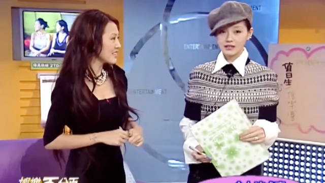 大S的脸型很好看，即使是圆脸也能适合留长发，小S就不行！