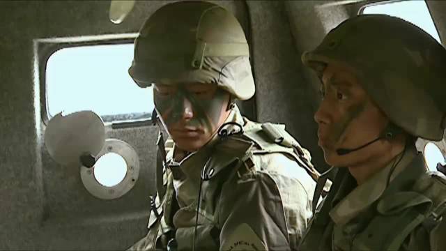 士兵突击：看完前方的视频，所有队员脸上都很凝重，看来这事情不简单！