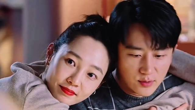 帅气多金女婿实为门童，真相令人意外