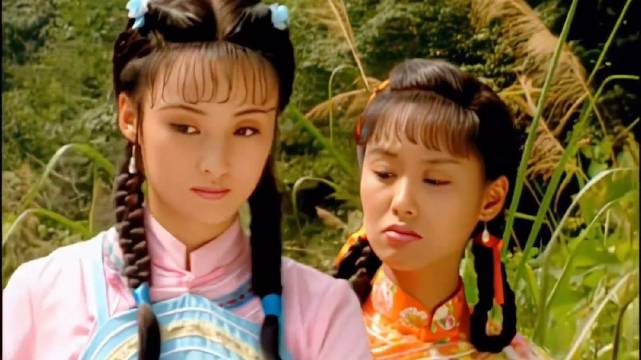 去河边洗个衣服，怎么每个人都浑身湿哒哒的，洗的啥衣服 ！？蒋勤勤 朱茵