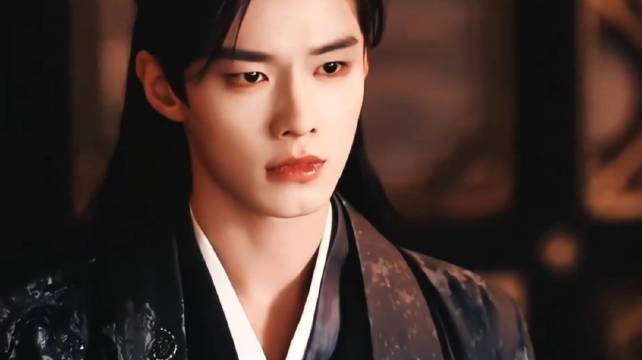 演员何与被赞演技派阳光帅气