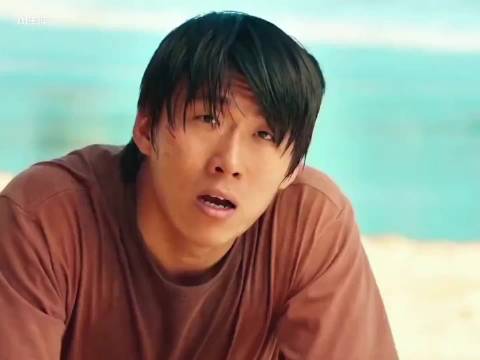 小伙拍戏踩到地雷，防爆专家紧急救援你敢信