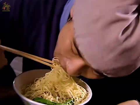 tvb玄幻剧《布衣神相》白道盟主沈星南疯癫之后居然练成了赤砂掌