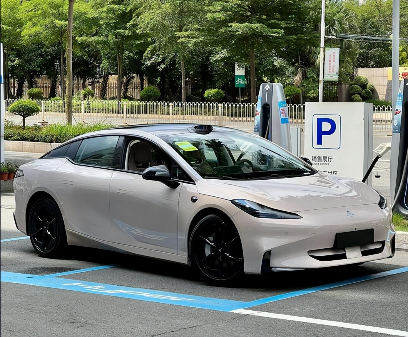 销量越好质量越差?最新纯电中大型及大型车质量榜,小米爆冷垫底