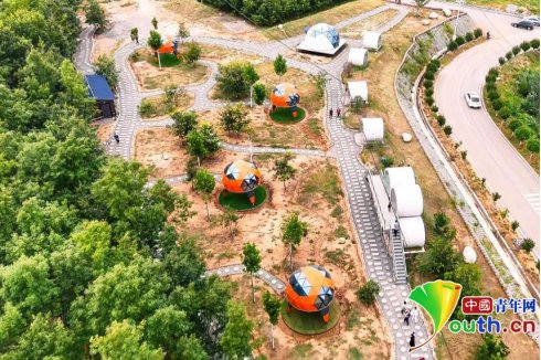 青知讲说人|“星空舱”诉说山海情深，他让荒林地闪烁致富光_新闻频道_中国青年网