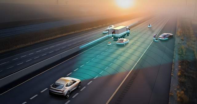 使用单芯片 8 x 8 级联收发器实现 4D 雷达成像