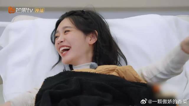 吴千语觉得金莎很年轻，喊她姐姐喊不出口