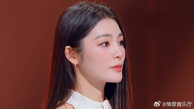 姚晓棠天籁之音，却被评委批没特色，真带耳朵出门？