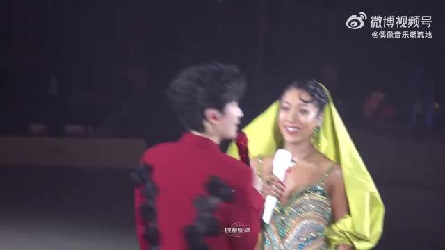 吉克隽逸称所有歌手抢陈楚生，合唱《青春的颜色》惊艳全场