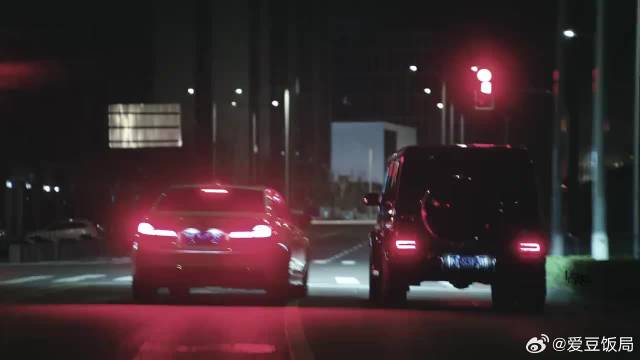 陈星旭卢昱晓代旭新剧钆戏片段曝光,迈巴赫追车戏引热议