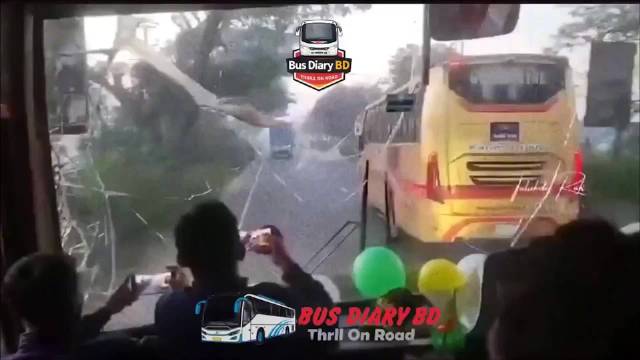 孟加拉竞速公车 别看公车外表破破烂烂，开起来后都是极品飞车