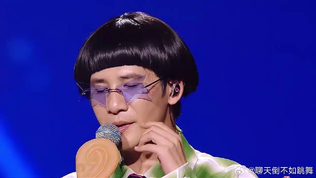 大张伟的歌曲都如此走心 不断诉呼吁“倾听”：手机让我们很难相遇！