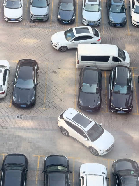 司机需控制脾气提升技术避免危险驾驶