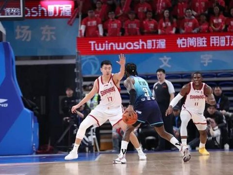 没了李春江山西彻底垮了！进攻毫无战术，内线万人捅，要不换帅？