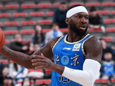 只赢江苏4分！许利民用人+战术引众怒，斯佩尔曼受伤后周琦累垮！