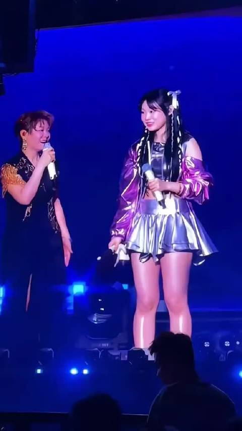 小沈阳演唱会女儿沈佳润惊喜亮相