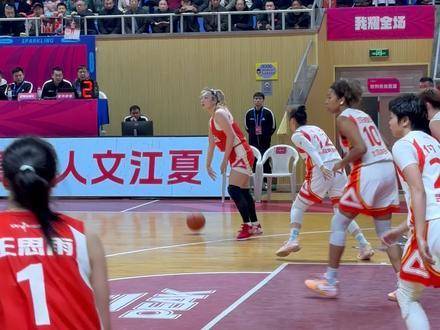 李梦高难度运球惊艳全场，全明星赛表现引期待