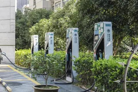 电车续航短、找不到充电桩怎么办？四大实用策略破解焦虑