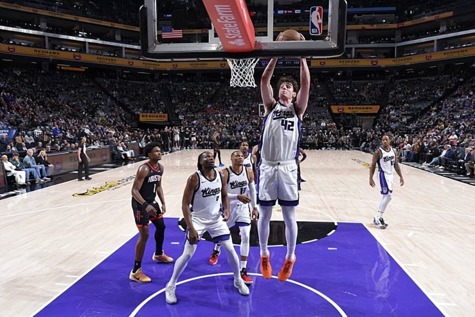 确实有点东西！国王内线新秀面对火箭又一次打出了全面的表现？