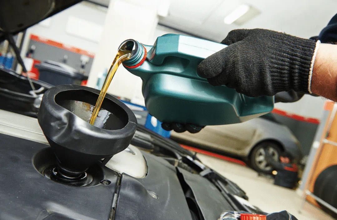 【用车知识】没跑到规定公里数，要不要去换机油？车主