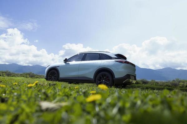 极狐阿尔法T5神行版PK零跑C10:15分钟续航谁更强_易车