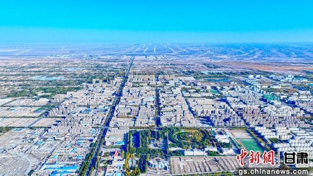 图为航拍瓜州县城。瓜州县委宣传部供图