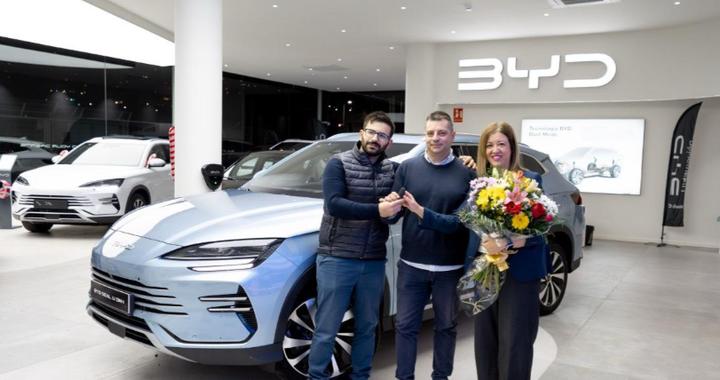 比亚迪开启大电池插混时代，210公里纯电续航，8.98万元起