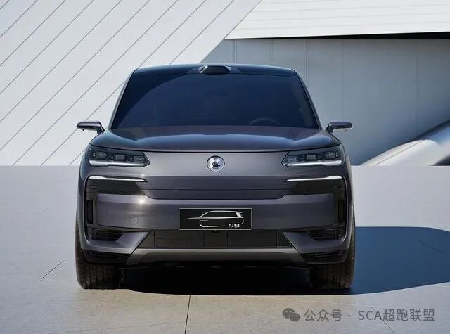 又一造车新势力,车长超5300mm,7座布局,标配独立转向+空气悬架