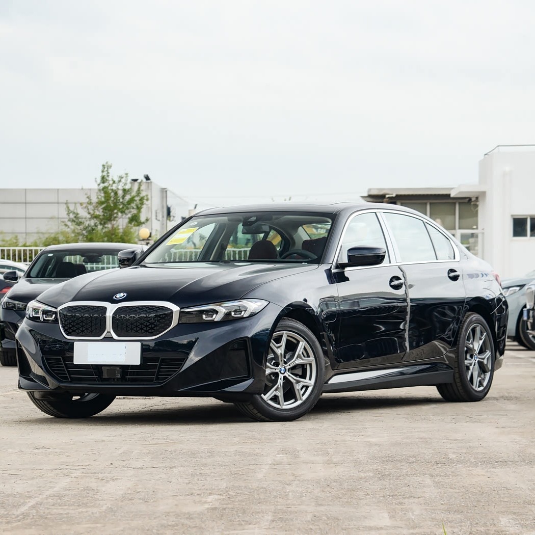 五座三厢中型轿车怎么选？宝马i3、奥迪S4、沃尔沃S60新能源深度解析